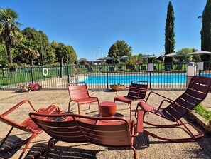 Breakfast, lunch, dinner served; local cuisine