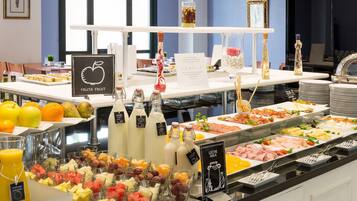 Daily buffet breakfast for a fee