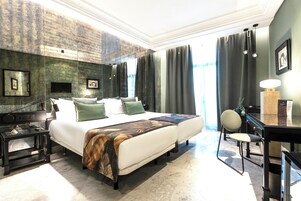 In-room safe, desk, iron/ironing board, free WiFi