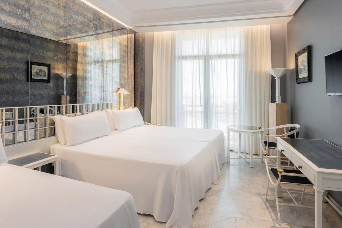 In-room safe, desk, iron/ironing board, free WiFi