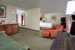 King Study, 1 Tempat Tidur King dengan tempat tidur Sofa, Bebas Asap Rokok | Seprai premium, bantalan ekstra lembut, brankas, dan meja kerja