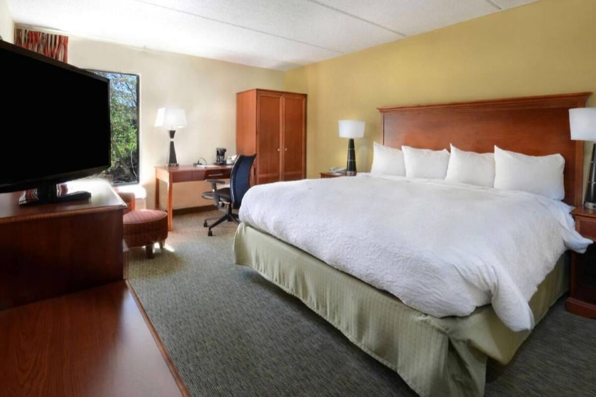 Premium bedding, pillow-top beds, in-room safe, desk