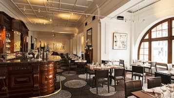 2 restaurants servant le petit déjeuner