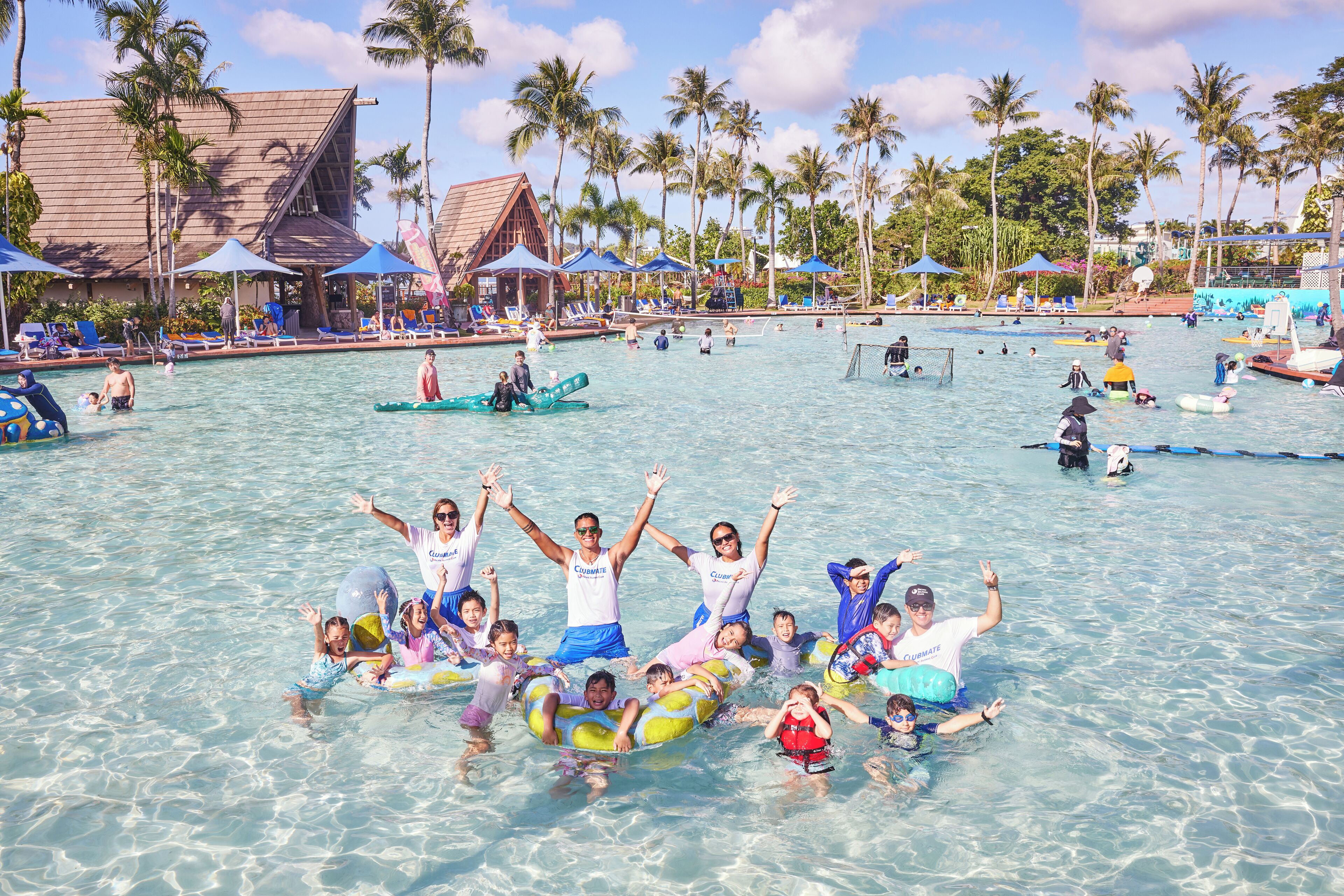 7 outdoor pools, pool umbrellas, sun loungers