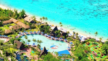 7 outdoor pools, pool umbrellas, sun loungers