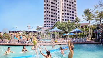 7 outdoor pools, pool umbrellas, sun loungers