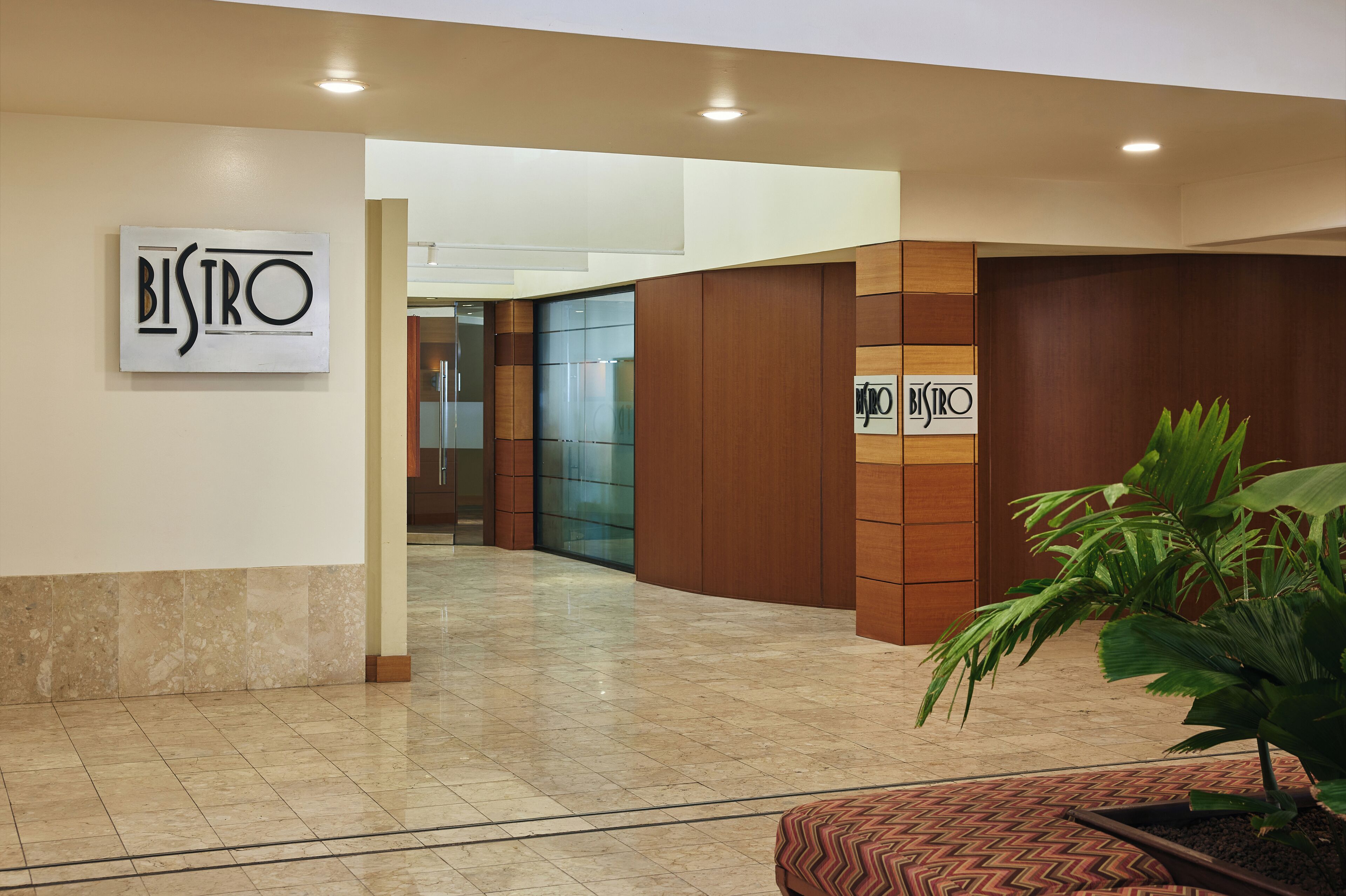 6 restaurants, lunch served