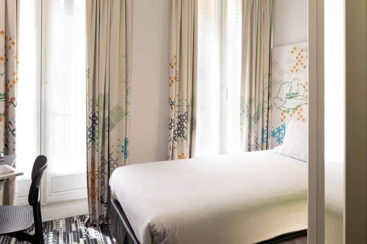 Standard Room, 1 Twin Bed | In-room safe, individually furnished, desk, blackout drapes