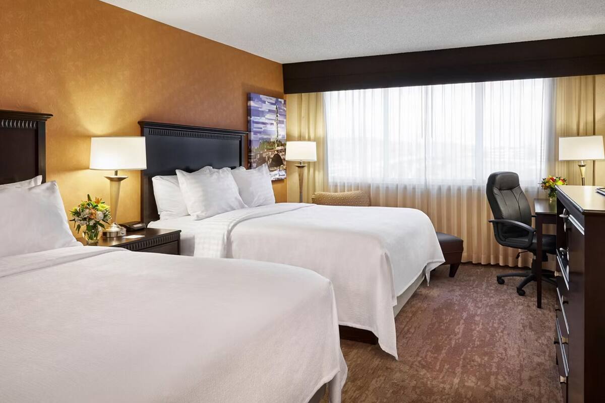 Pillowtop beds, in-room safe, desk, blackout drapes
