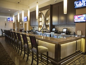 2 bars/lounges, poolside bar - Rosen Plaza on International Drive (Orlando)