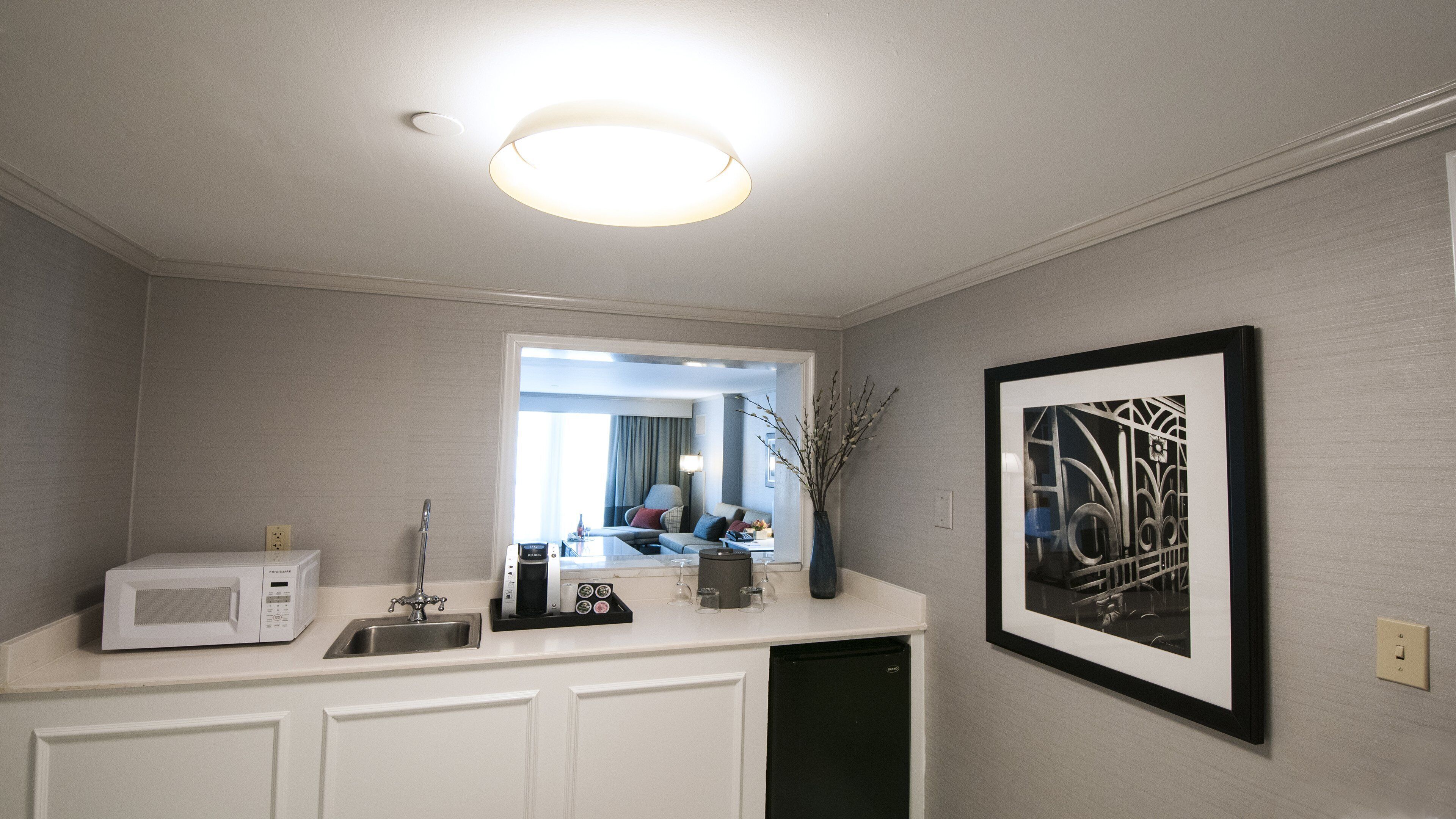 suite, 1 bedroom, balcony (plaza view) | 1 bedroom, premium bedding, down duvets, in-room safe