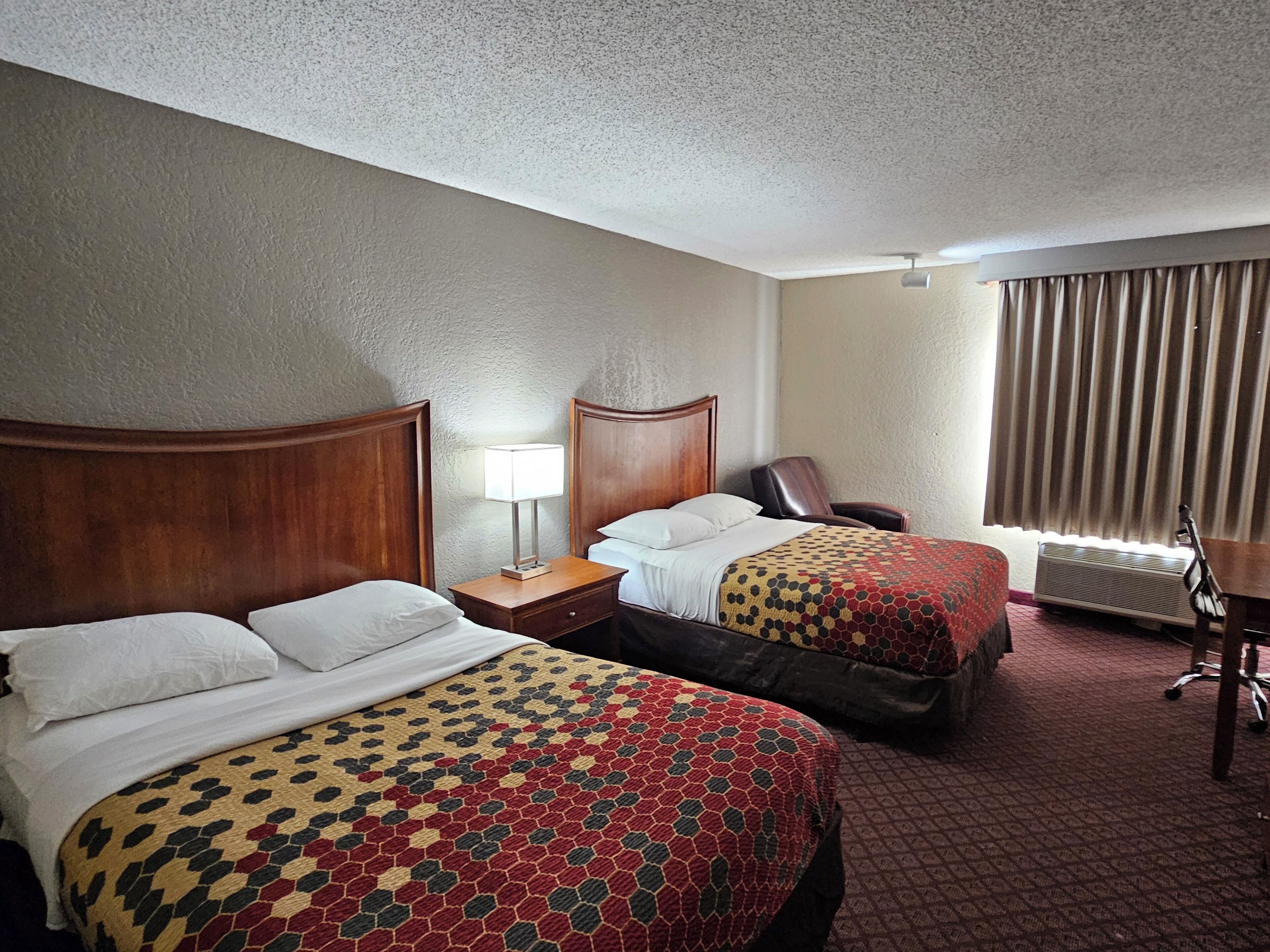 書桌、遮光布/窗簾、熨斗/熨衣板、免費無線上網