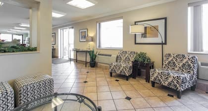 Econo Lodge Inn & Suites Joplin