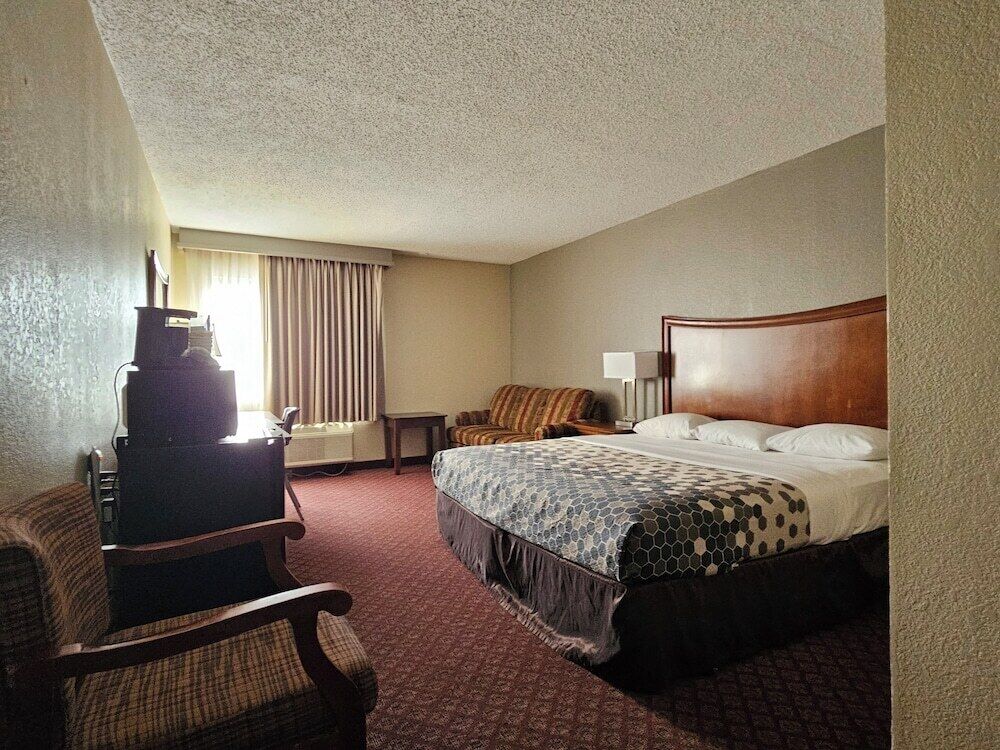 Desk, blackout curtains, iron/ironing board, free WiFi