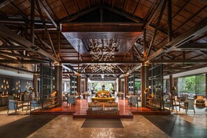 2 bars/lounges, poolside bar, beach bar