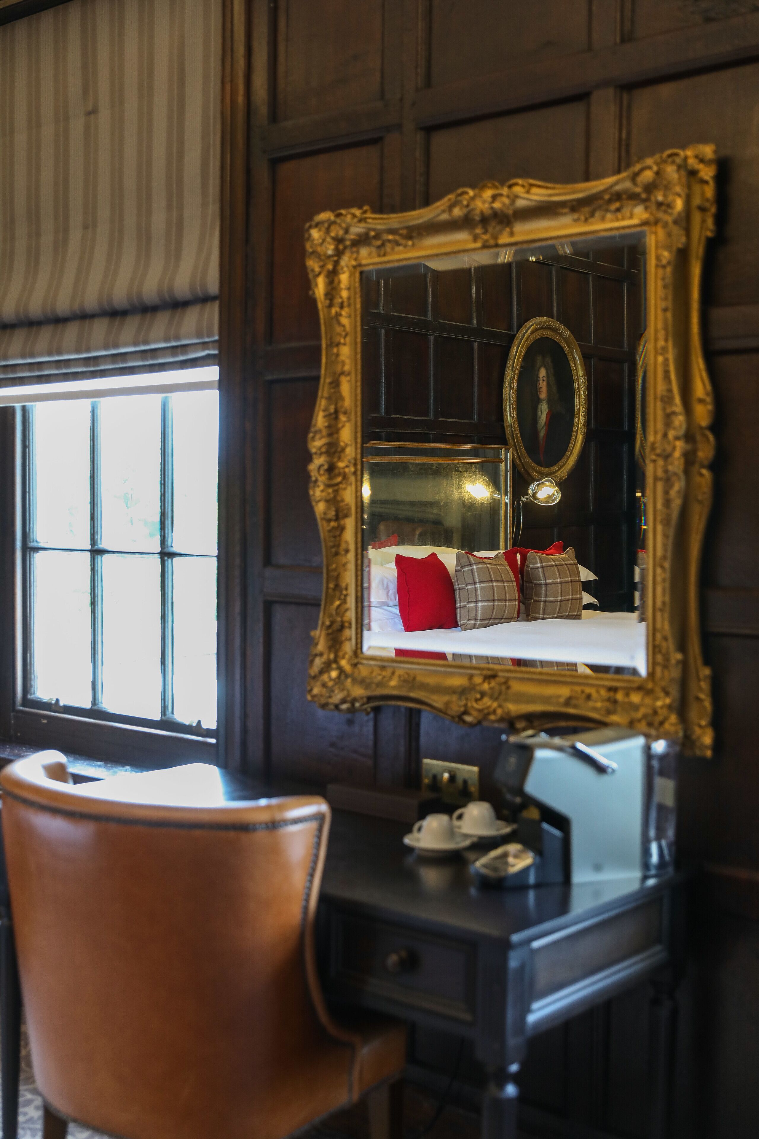 suite | in-room safe, individually decorated, desk, laptop workspace