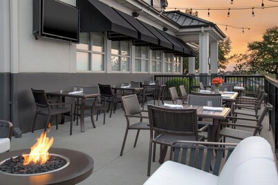 Holiday Inn & Suites Overland Park West by IHG