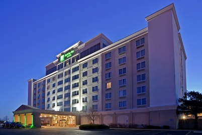 Holiday Inn & Suites Overland Park West by IHG