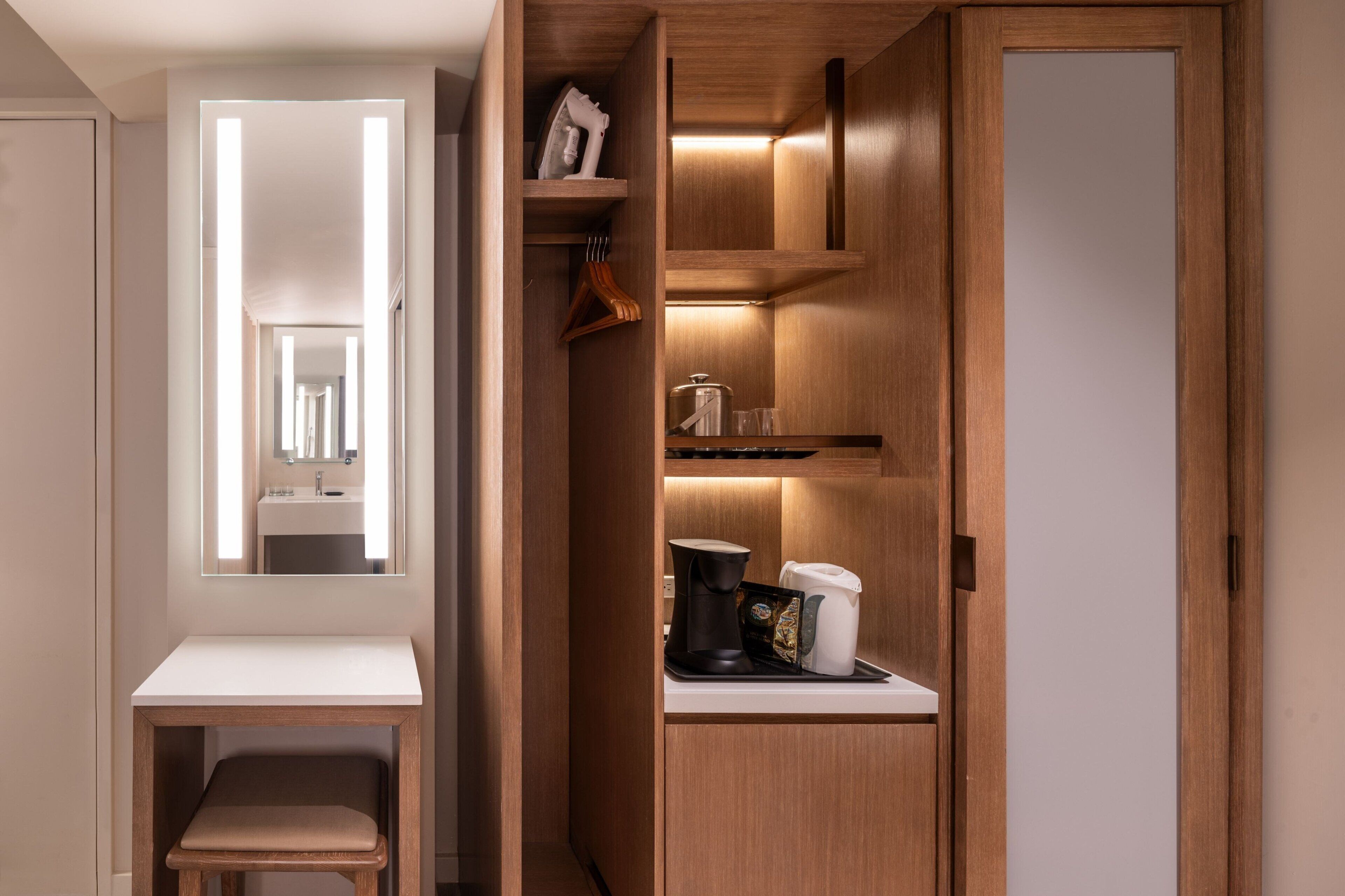 1 bedroom, hypo-allergenic bedding, down duvets, pillow-top beds