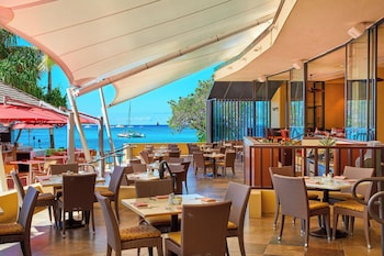 Daily full breakfast (USD 35.00 per person) at Sheraton Waikiki Beach Resort