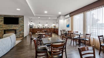 Free daily continental breakfast