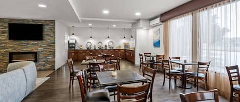 Free daily continental breakfast
