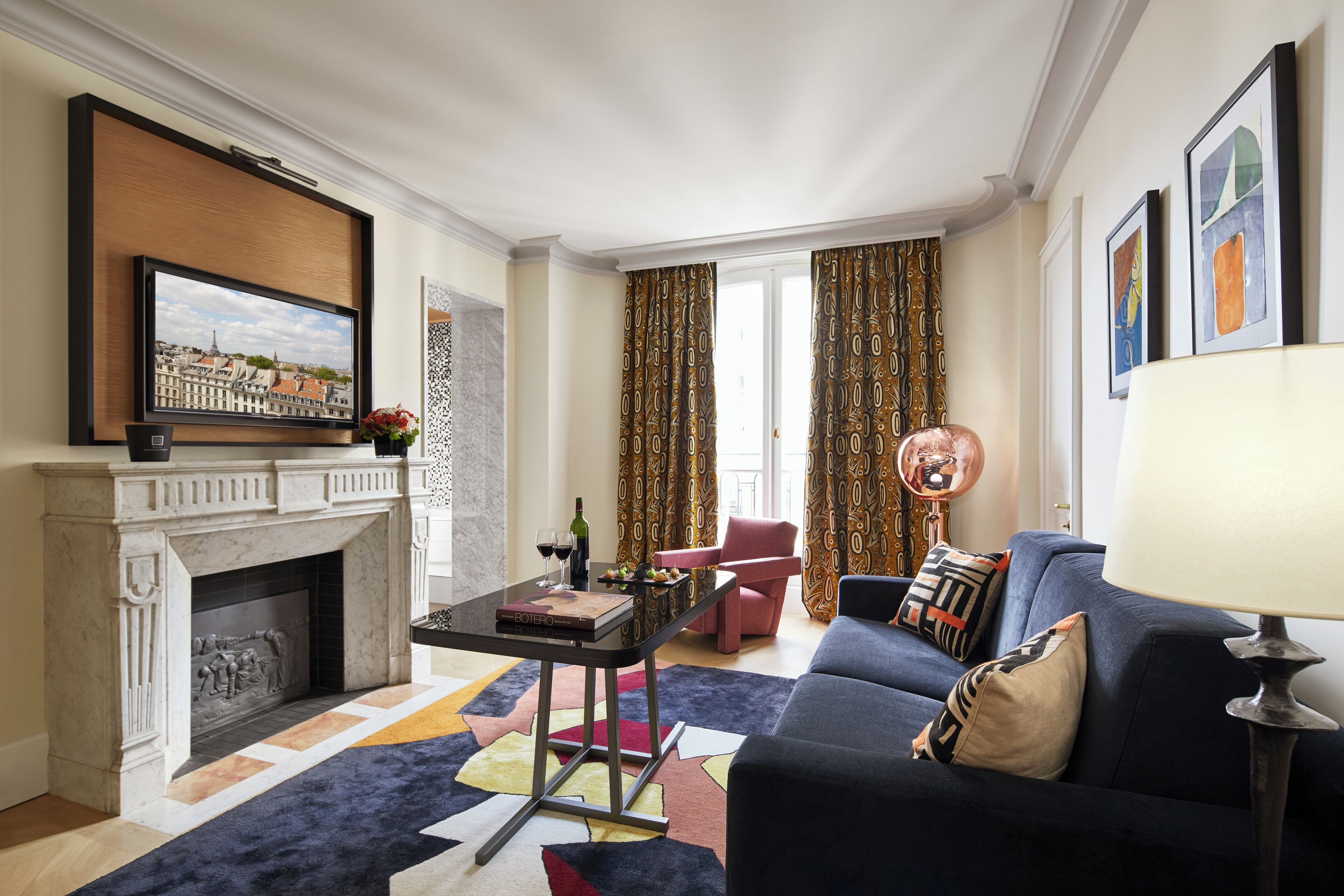 suite | premium bedding, minibar, in-room safe, desk