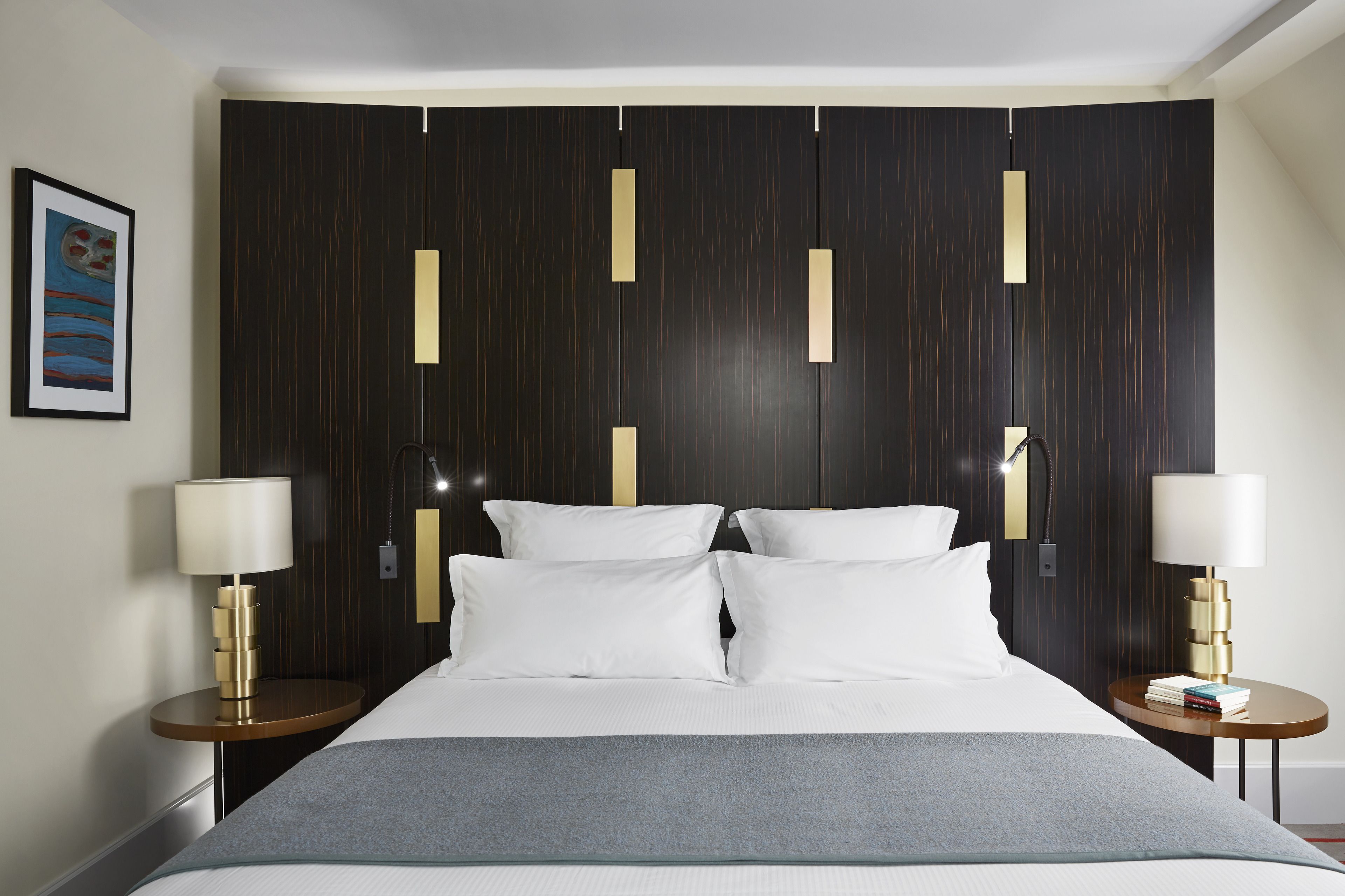 suite | premium bedding, minibar, in-room safe, desk