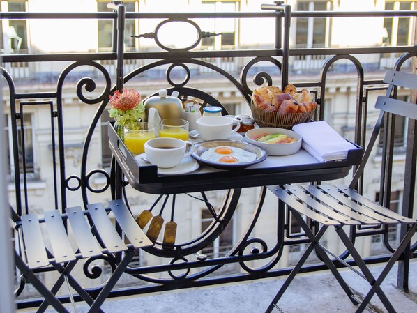 Deluxe Room, Balcony | Terrace/patio - Hotel Montalembert (Paris)