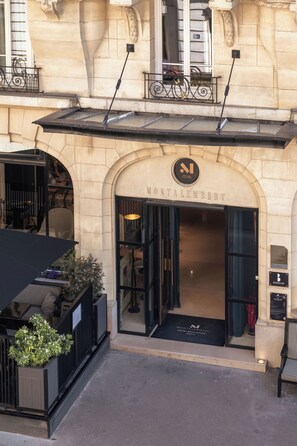 Exterior - Hotel Montalembert (Paris)