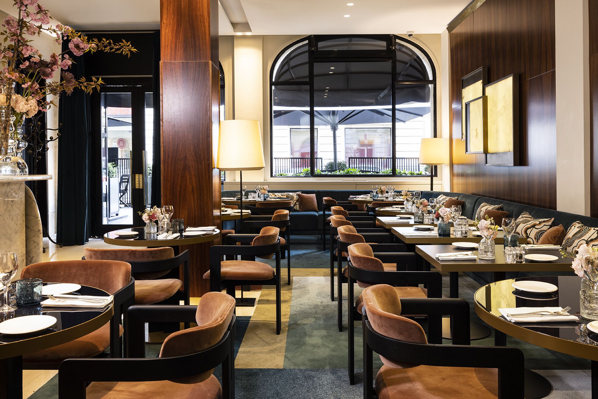 lunch and dinner served