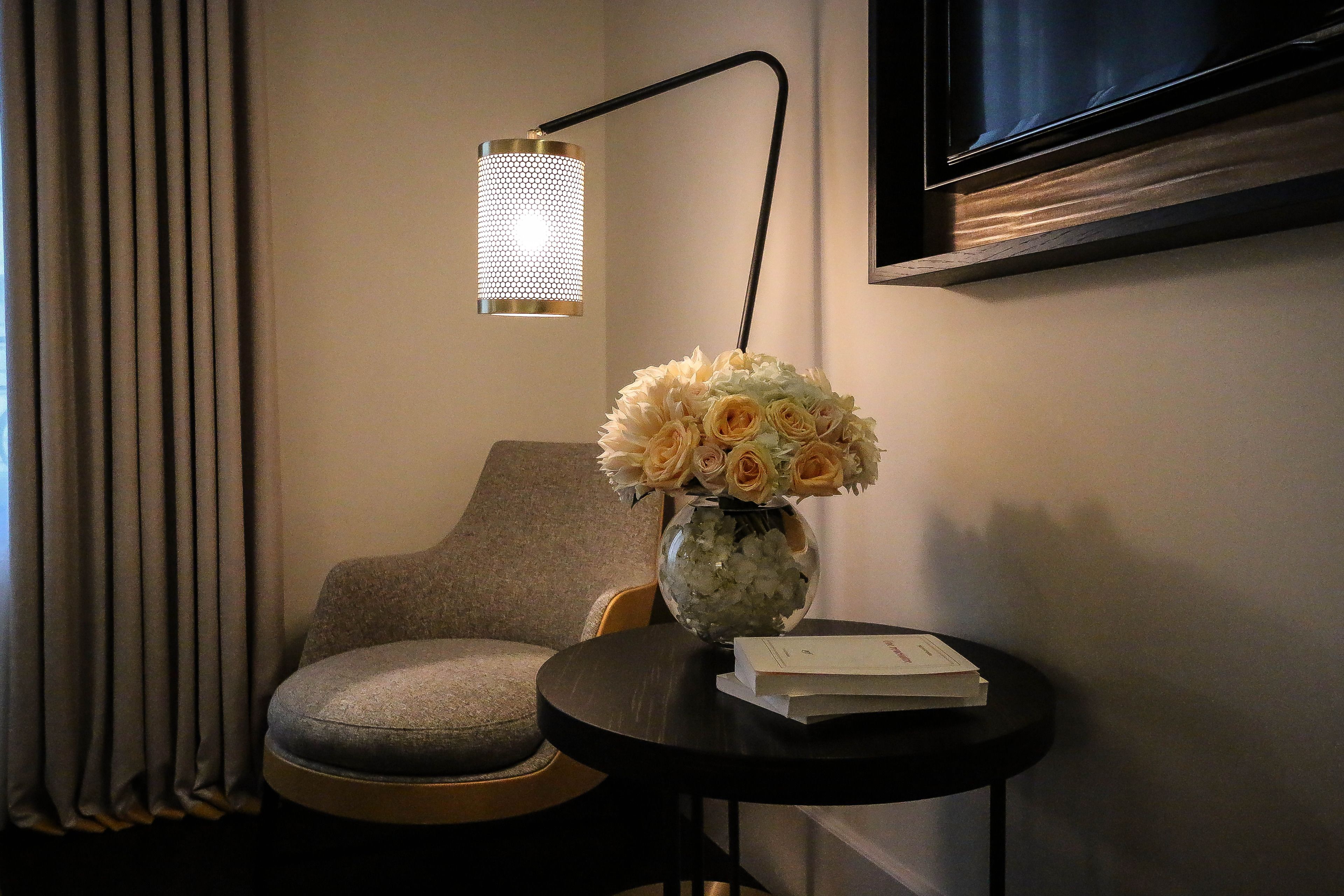 deluxe room | premium bedding, minibar, in-room safe, desk