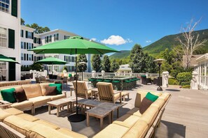 4 restaurants, breakfast, lunch, dinner served; American cuisine 