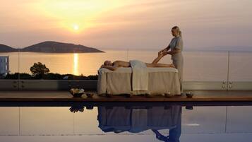 Salas de tratamiento para parejas, sauna y tina de hidromasaje