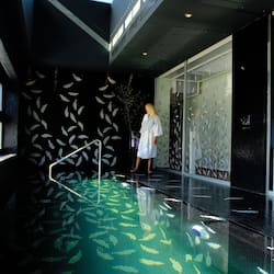 Couples treatment rooms, sauna, hot tub, steam room, hot springs