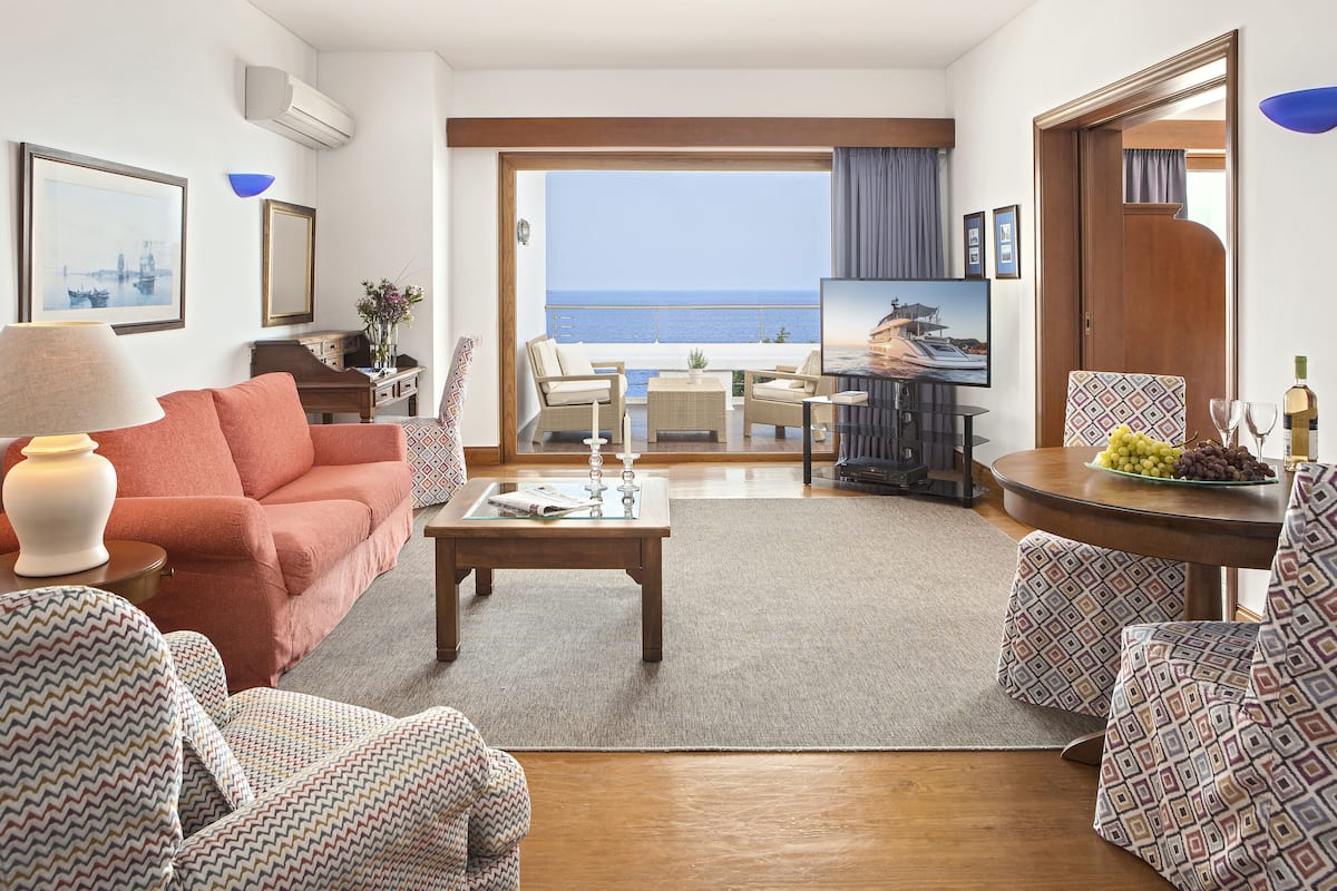 Premium Hotel or Bungalow Suite Sew View
