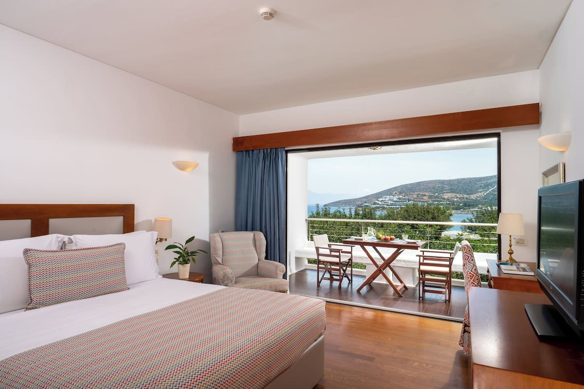 Classic Double Room, Sea View | Property amenity