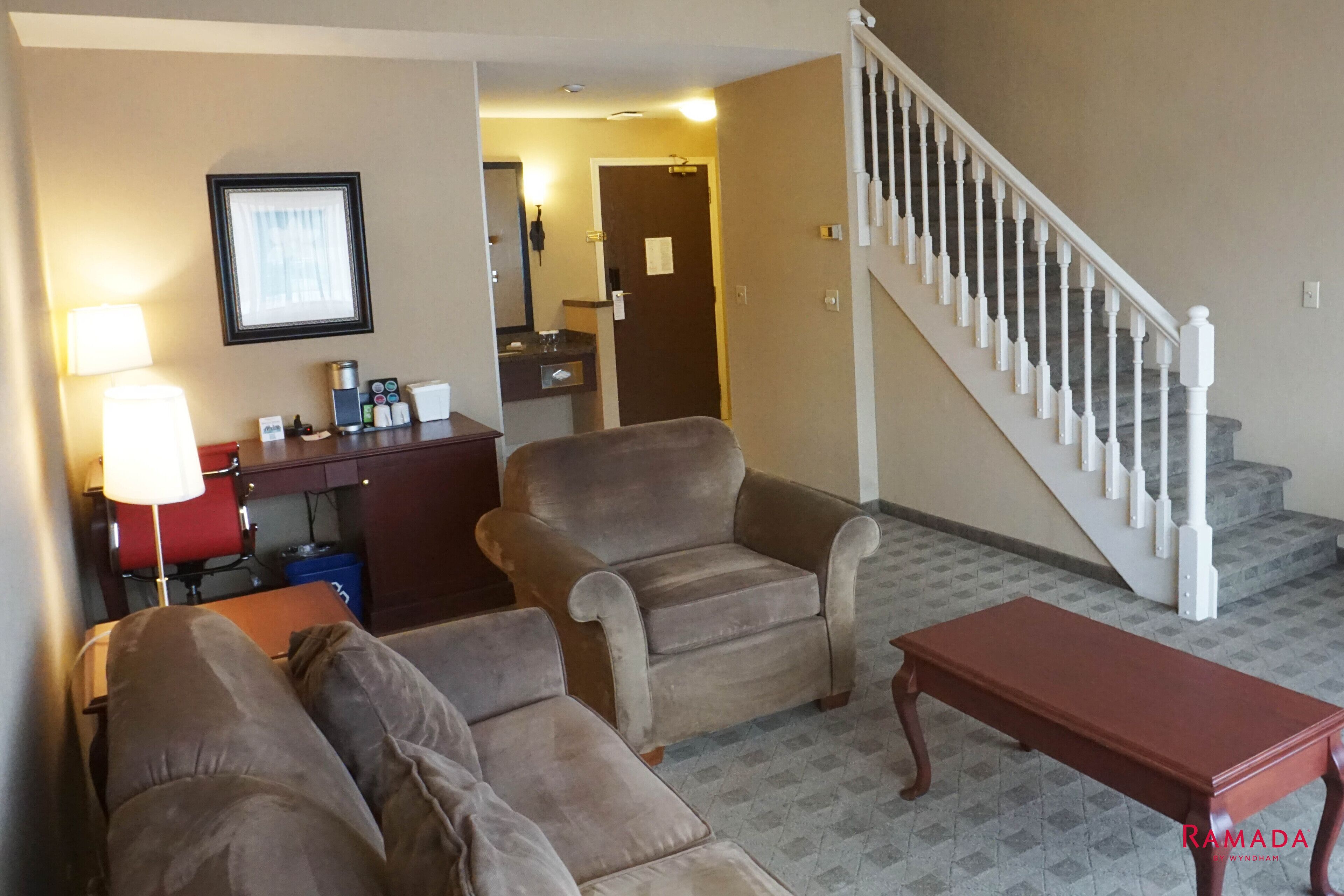 suite, 1 king bed, non smoking (loft) | in-room safe, desk, blackout curtains, iron/ironing board