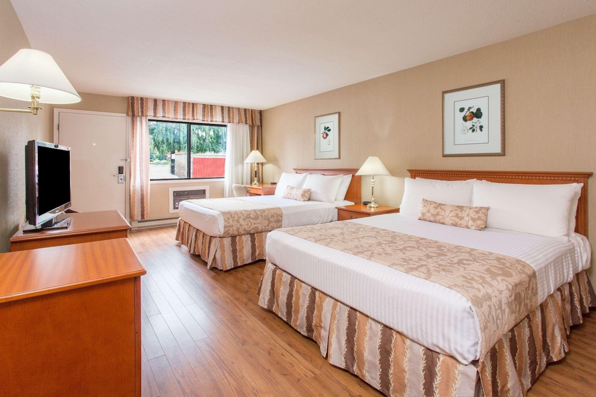 2 Queen Beds - Pet Friendly Room