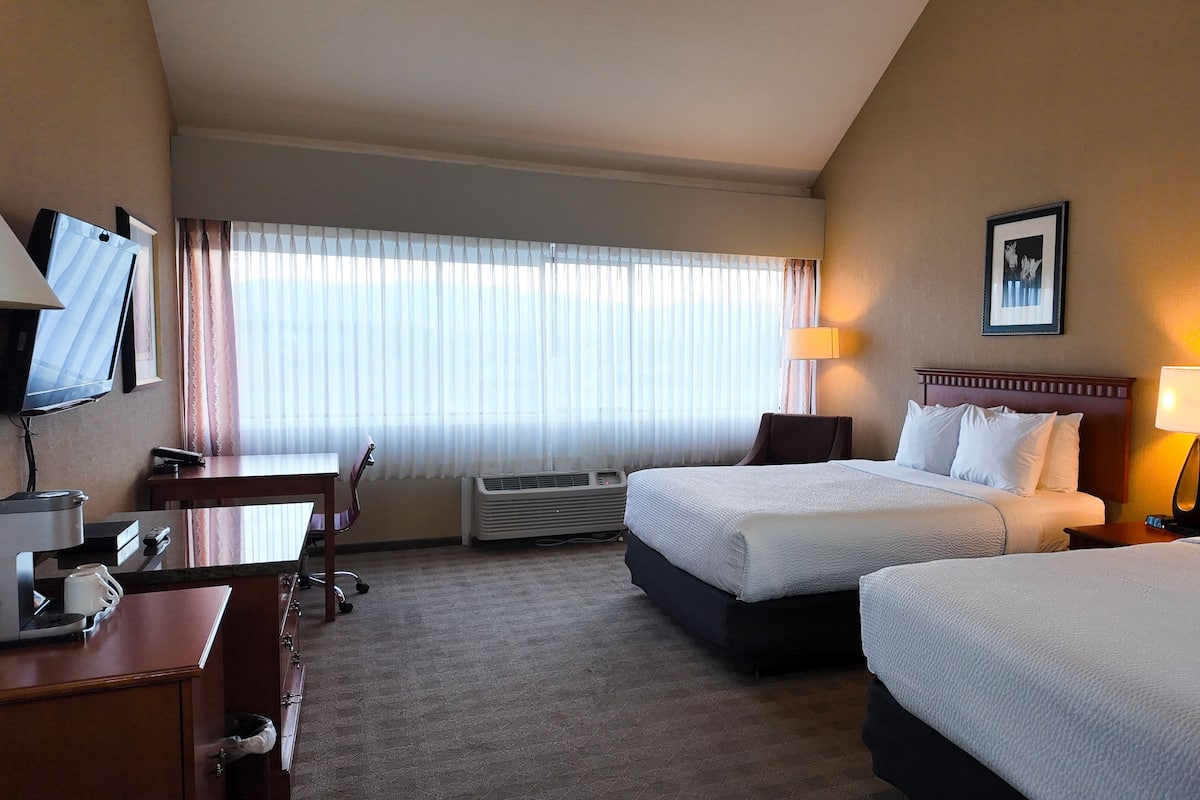 Business Room, 2 Queen Beds, Non Smoking | In-room safe, desk, blackout drapes, iron/ironing board