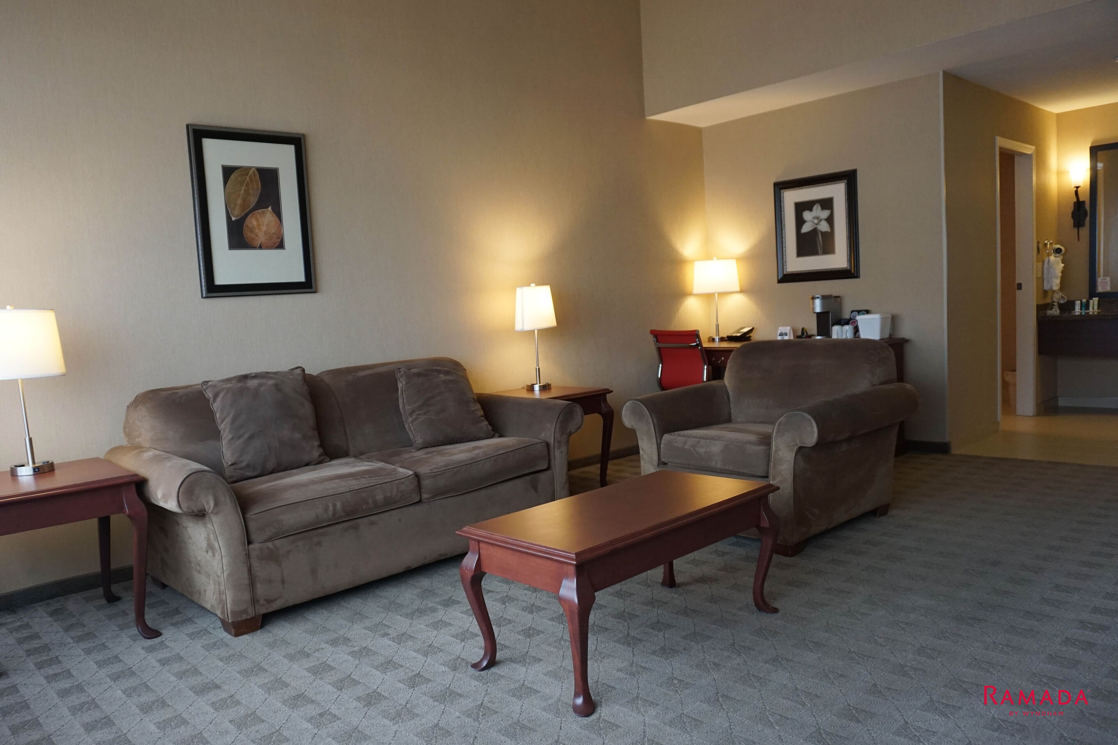 suite, 1 king bed, non smoking (loft) | in-room safe, desk, blackout curtains, iron/ironing board