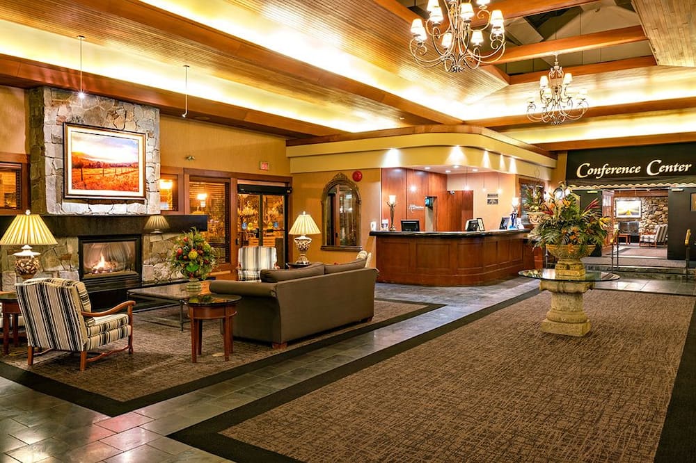 Ramada Hotel & Conference Center by Wyndham Kelowna