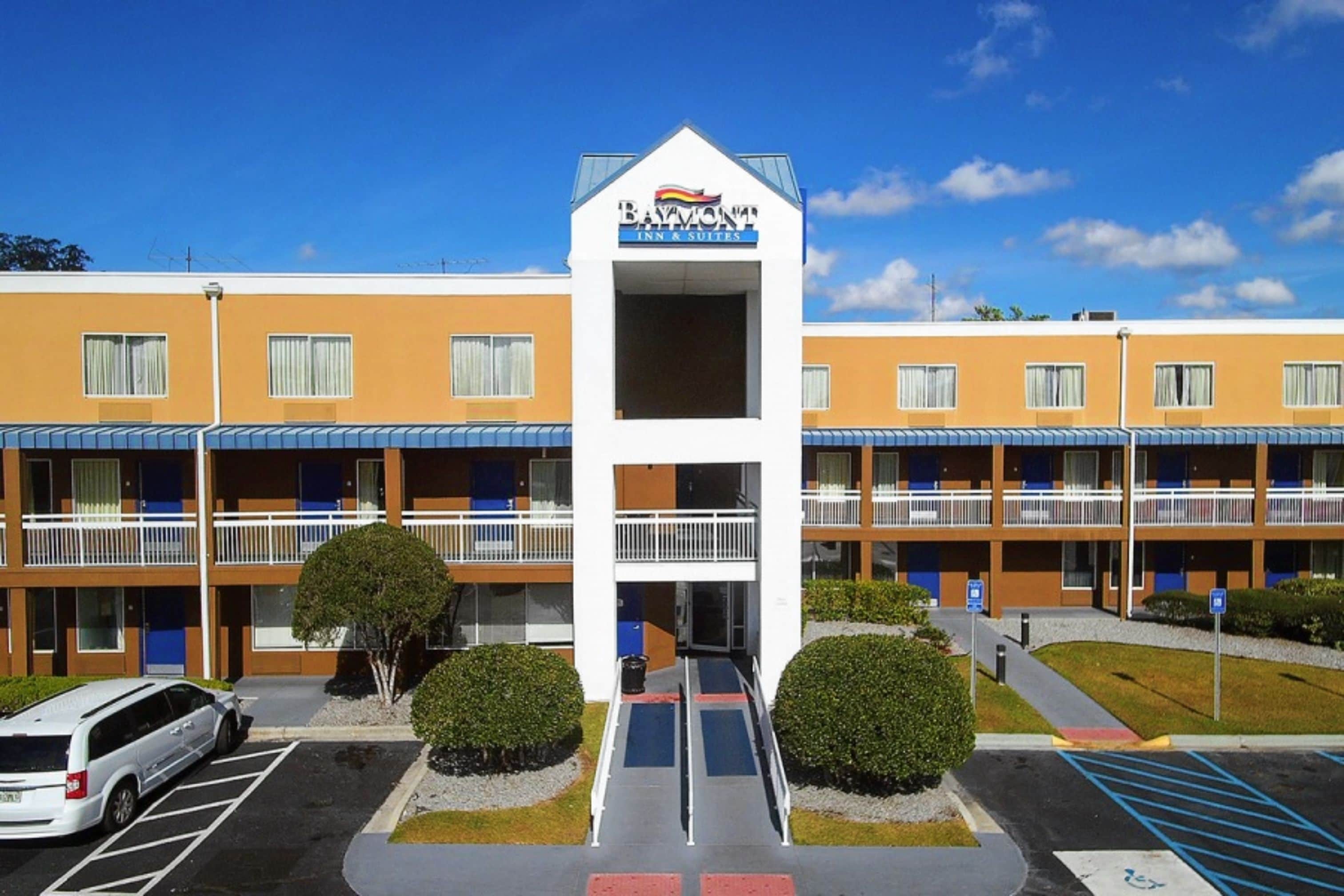 Photo - Baymont by Wyndham Savannah Midtown