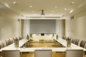 Business center - UNA Hotels Century Milano (Milan)