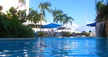 Paradise Harbour Club & Marina
