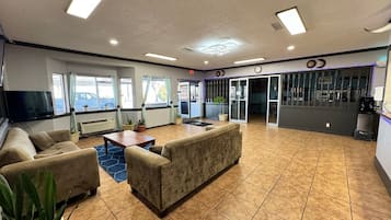 Coin salon dans le hall