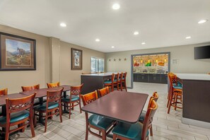 Free daily continental breakfast