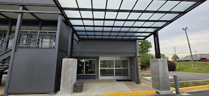 Property entrance - Rodeway Inn Concord - Kannapolis (Concord)