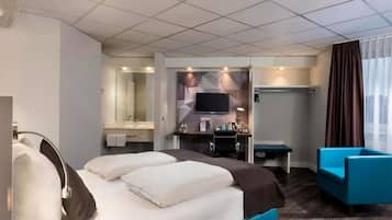 Hypo-allergenic bedding, in-room safe, desk, laptop workspace