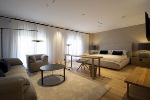 Suite, Terrace | Blackout curtains, soundproofing, free cots/infant beds, free WiFi - Hotel Zenit Sevilla (Seville)